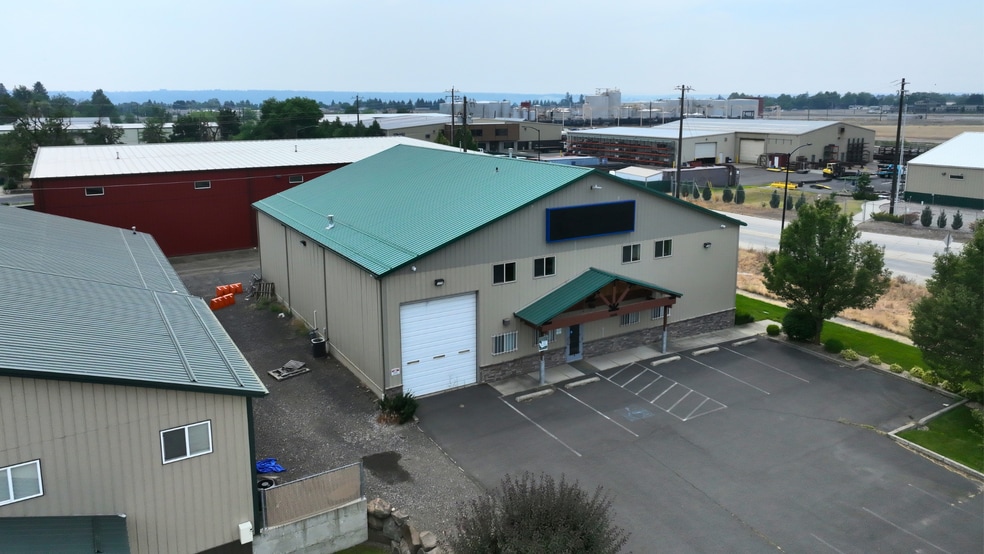 More Photos Of 3606 E Wellesley Ave, Spokane Service For Lease