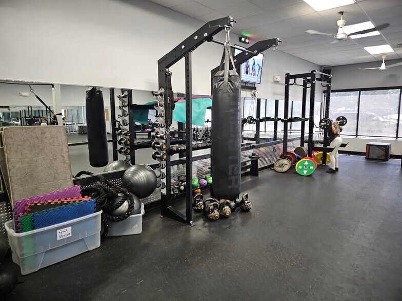 More Photos Of 140 Eglin Pky SE, Fort Walton Beach Health Club For Sale