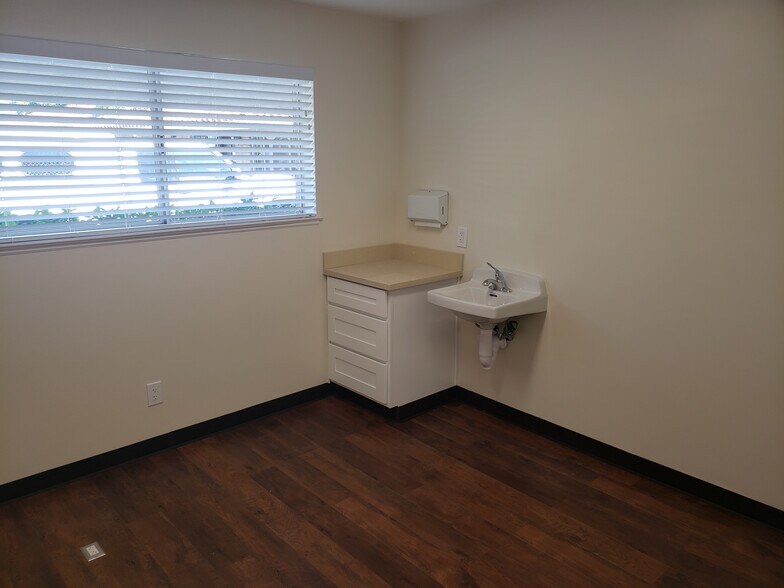 More Photos Of 20445 Pacifica Dr, Cupertino Medical For Lease