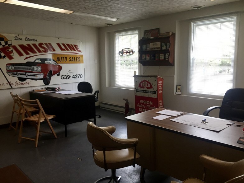 More Photos Of 1426 W River Rd, Waterloo Township Apartments For Lease