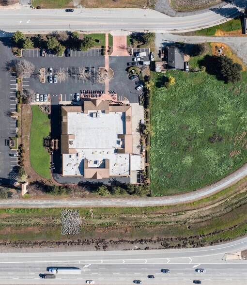 More Photos Of 16175 Condit Rd, Morgan Hill Freestanding For Lease