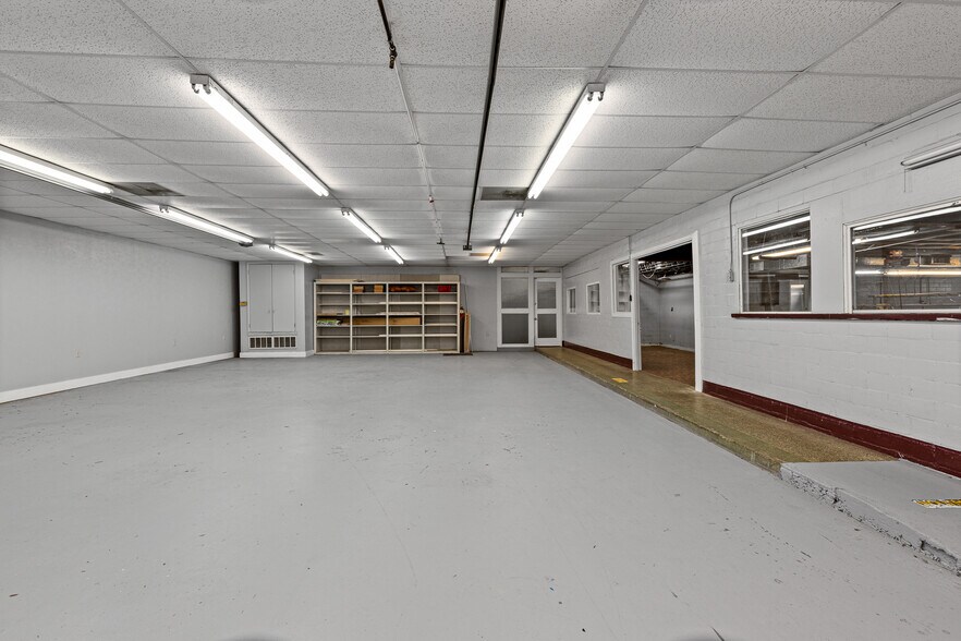 More Photos Of 500 E Main St, Kilgore Office For Sale