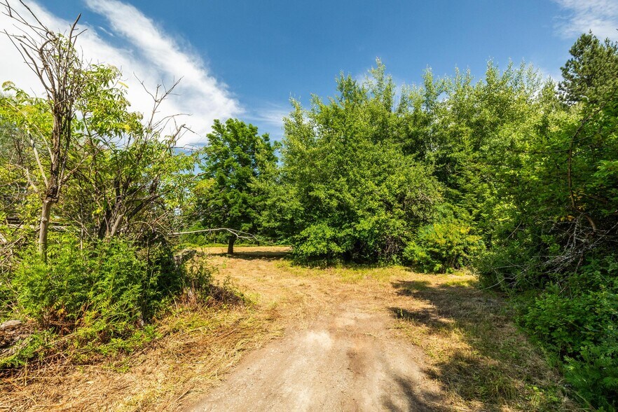 More Photos Of 477545 US-95, Ponderay Land For Sale