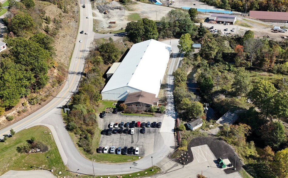 More Photos Of 2330B Wildwood Rd, Gibsonia Warehouse For Sale