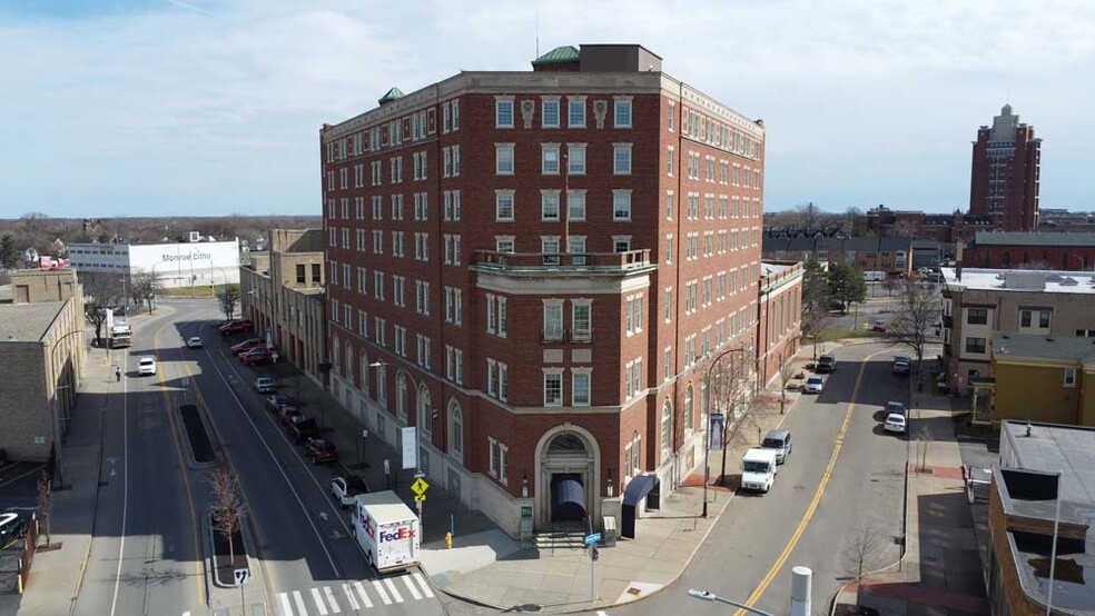 Primary Photo Of 400 Andrews St, Rochester Office For Lease