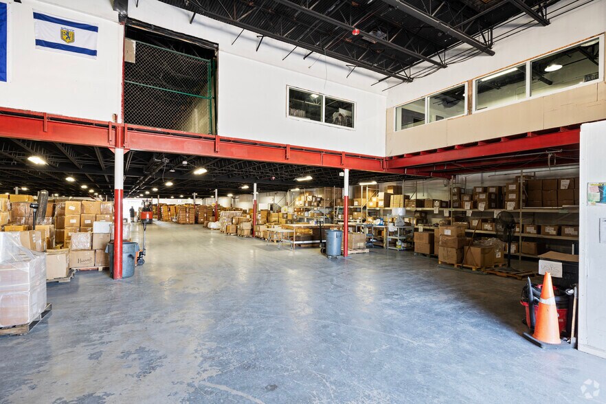 More Photos Of 2320 NW 147th St, Opa-locka Warehouse For Lease