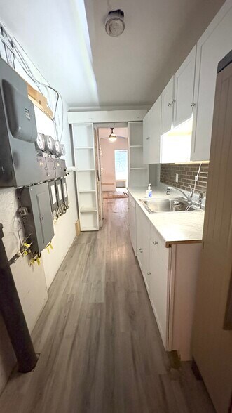 More Photos Of 612 Warren St, Hudson Storefront Retail Residential For Lease