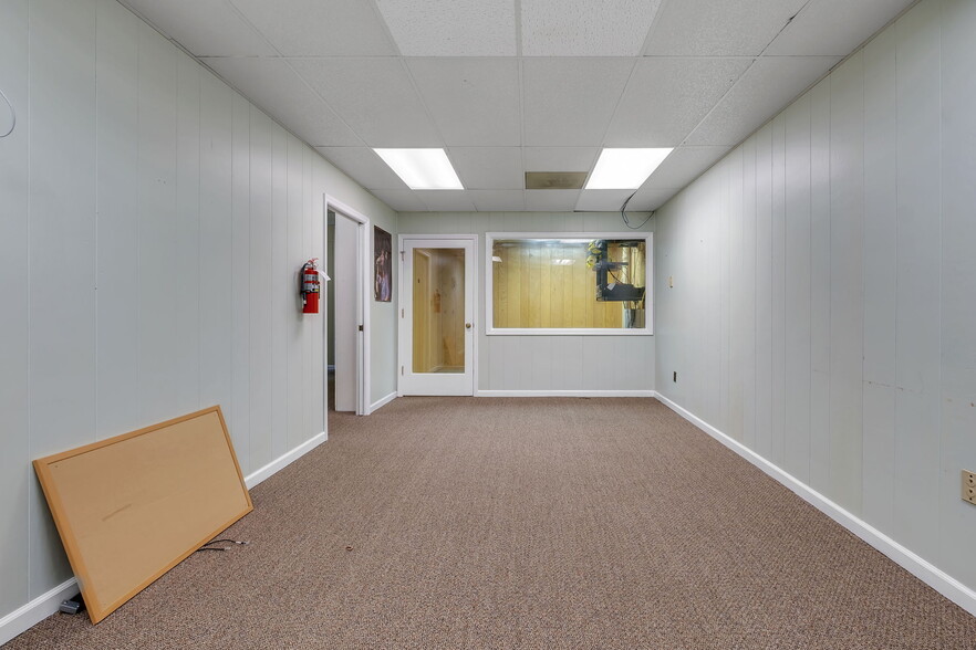 More Photos Of 1690 Capital Cir SW, Tallahassee Warehouse For Sale