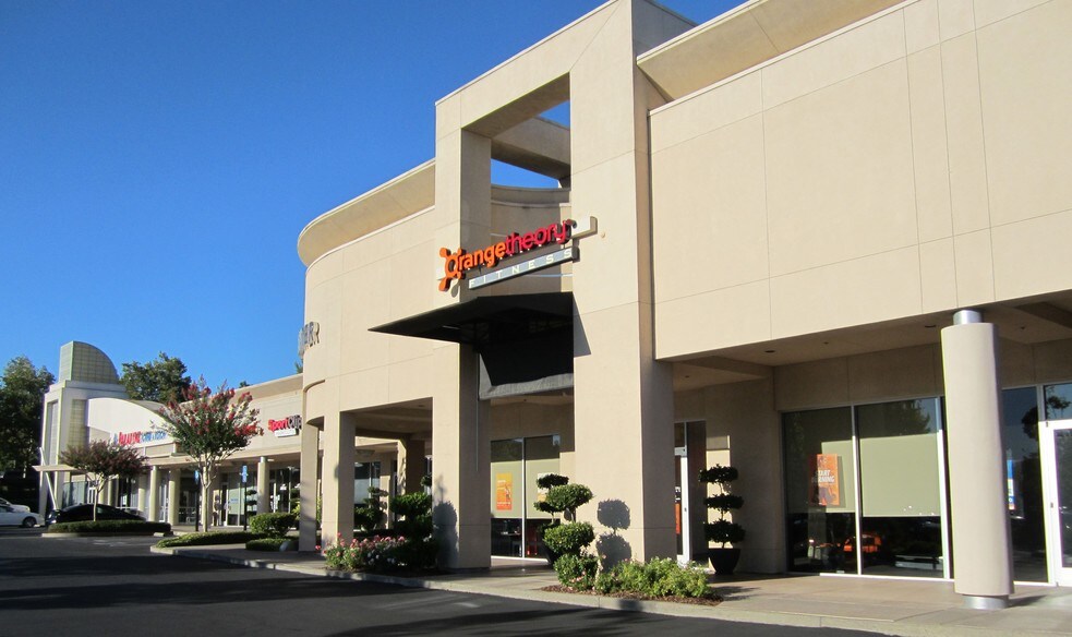 More Photos Of 2000-2030 Douglas Blvd, Roseville Unknown For Lease