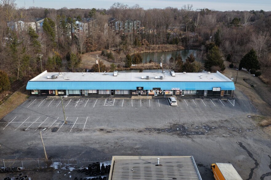 More Photos Of 4409 N Tryon St, Charlotte Auto Dealership For Sale