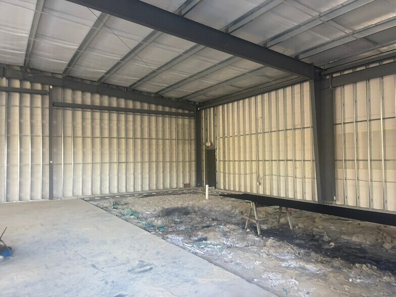 More Photos Of 7702 Magnolia Beach Rd, Denham Springs Office For Lease