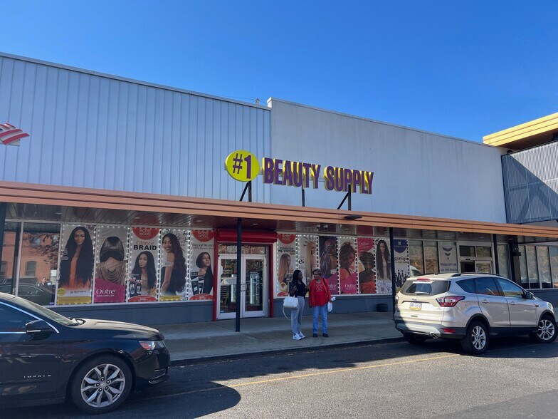 More Photos Of 301 W Chelten Ave, Philadelphia Supermarket For Lease