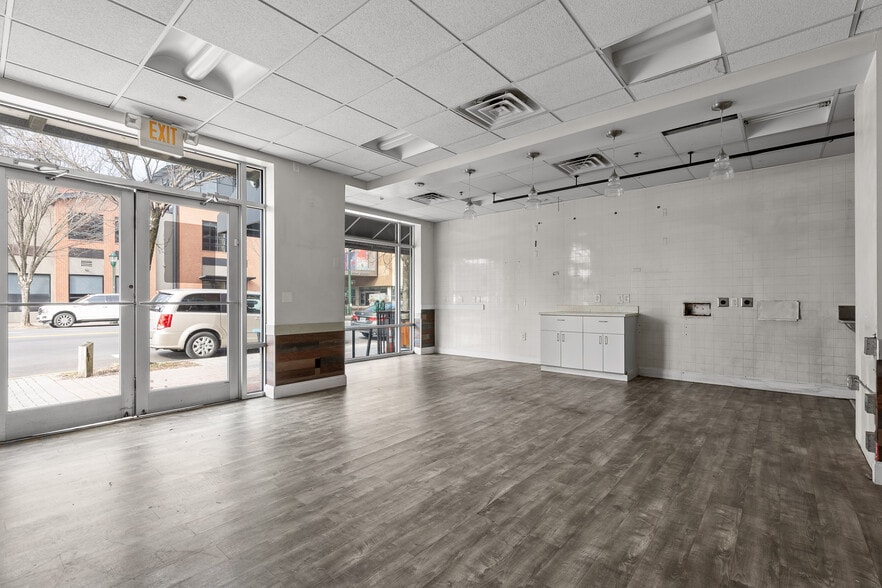 More Photos Of 100 Market St, Chattanooga Storefront For Sale