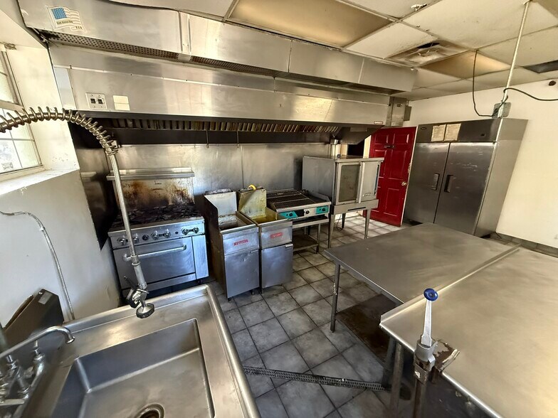 More Photos Of 550 E Main St, Bartow Freestanding For Sale