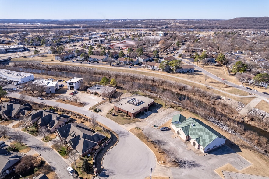 More Photos Of 6940 S Utica Ave, Tulsa Office For Sale