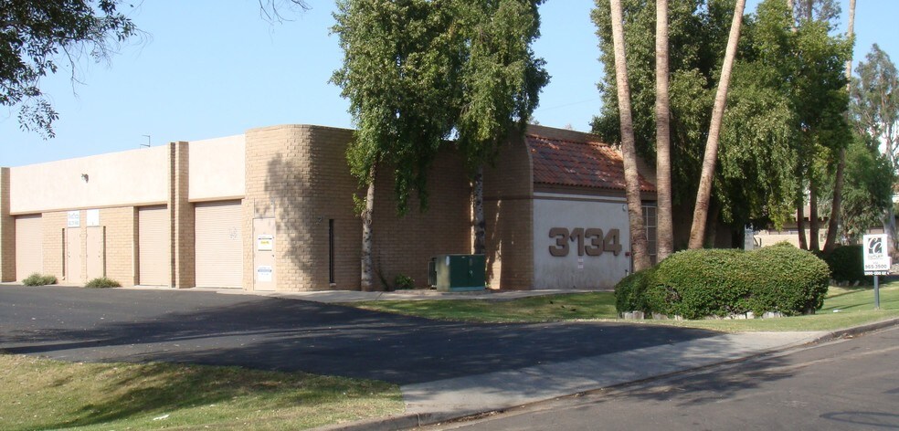 More Photos Of 3134 W Lewis Ave, Phoenix Warehouse For Lease