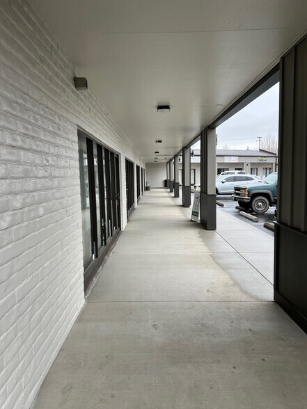 More Photos Of 10818 NE Coxley Dr, Vancouver Unknown For Sale