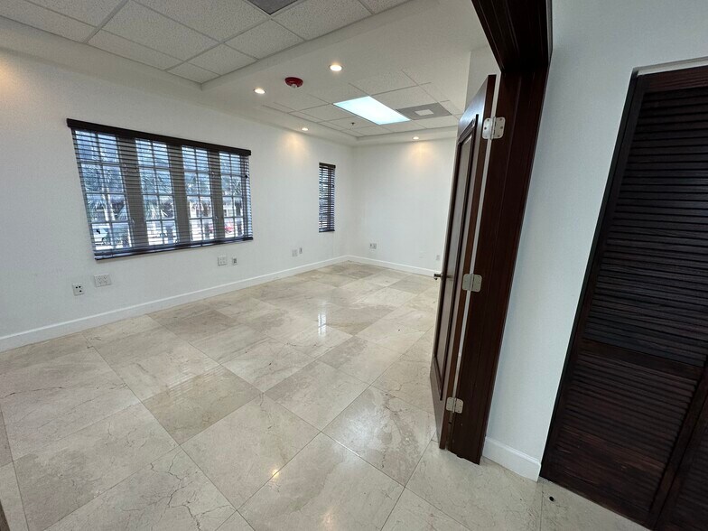 More Photos Of 268-270 Alhambra Cir, Coral Gables Office For Lease