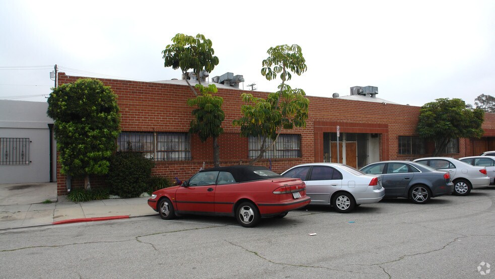 More Photos Of 1661-1665 9th St, Santa Monica Industrial For Lease