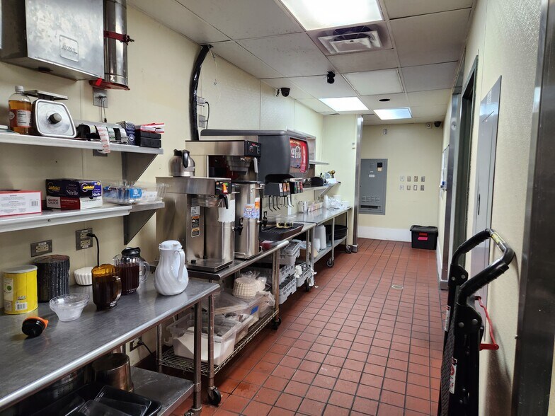 More Photos Of 1192 Noe Bixby Rd, Columbus Restaurant For Sale