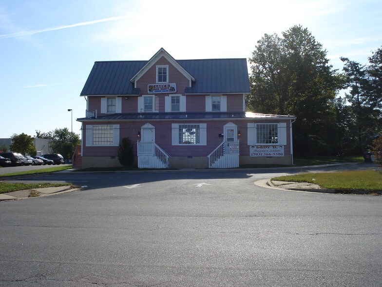 More Photos Of 9201 Prescott Ave, Manassas Storefront Retail Residential For Sale