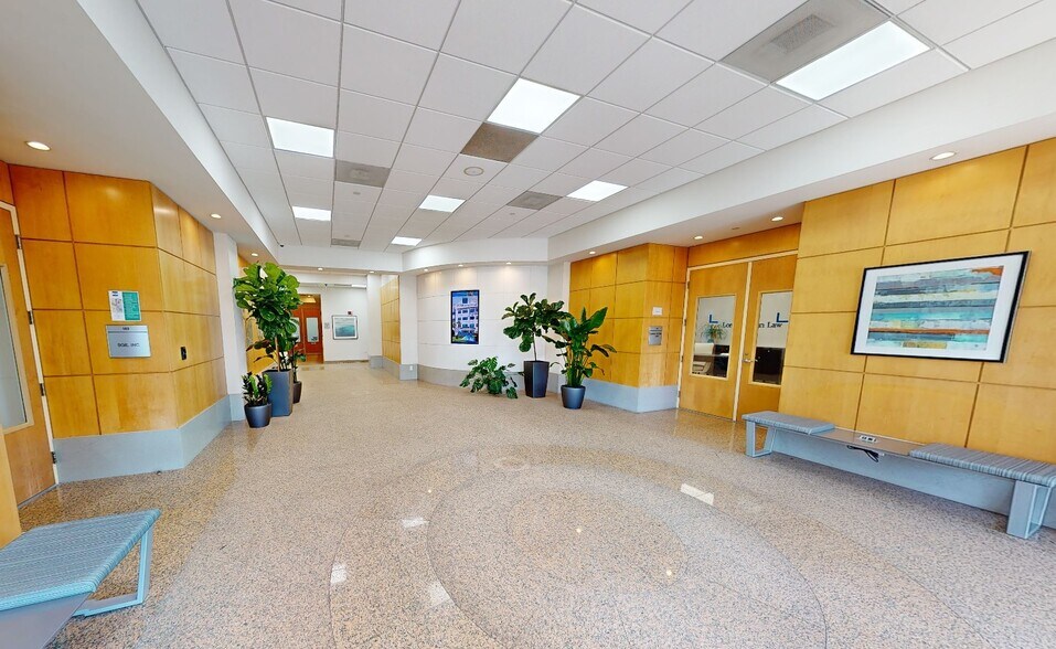 More Photos Of 7108-7121 Fairway Dr, Palm Beach Gardens Unknown For Lease