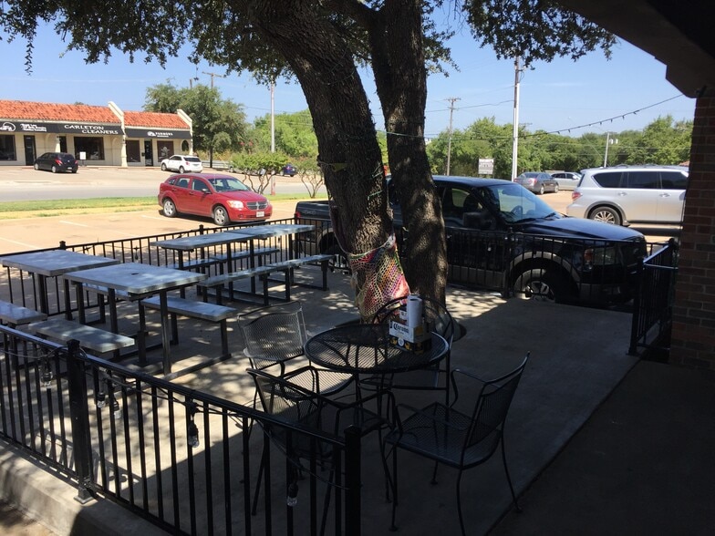 More Photos Of 2441-2485 Forest Park Blvd, Fort Worth Storefront Retail Office For Lease