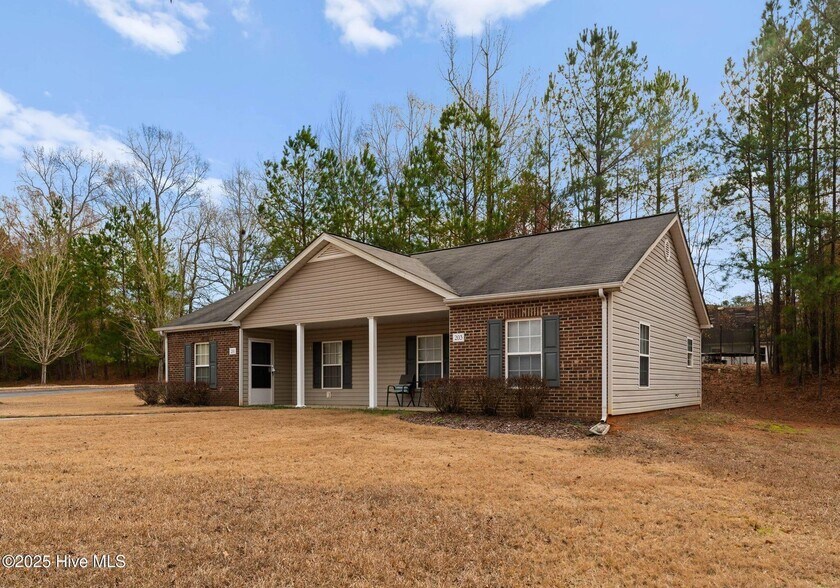 More Photos Of 202 Laurel Ave, Wadesboro Apartments For Sale