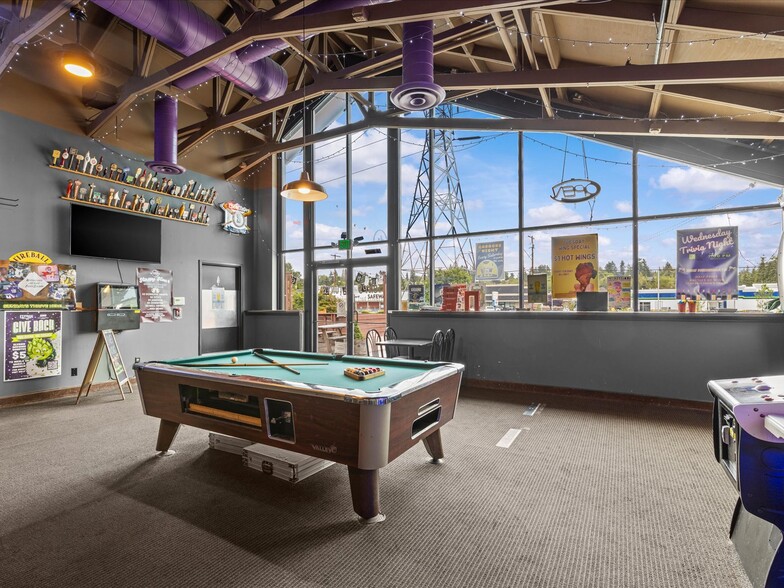 More Photos Of 14417 124th Ave NE, Kirkland Bar For Sale