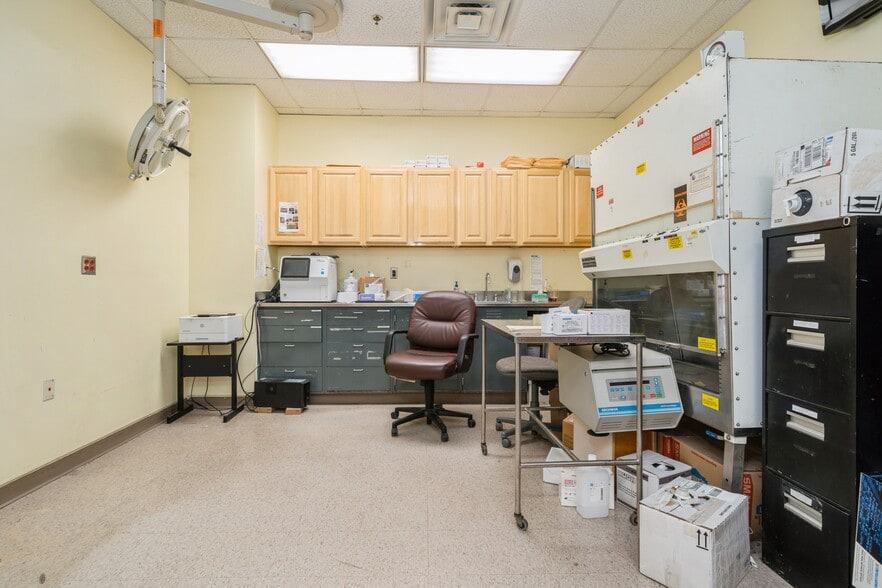 More Photos Of 680 Broadway, Paterson Hospital For Sale