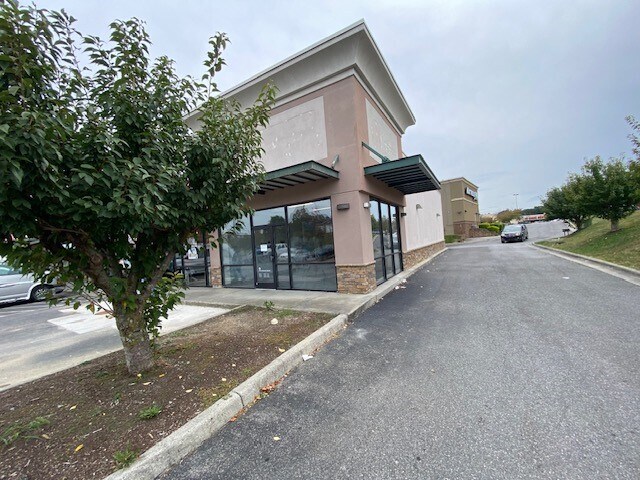 More Photos Of 198 Commonwealth Dr, Wytheville Storefront Retail Office For Lease