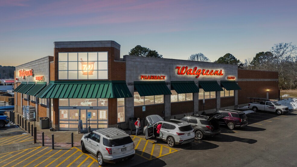 Primary Photo Of 1800 Airport Rd, Hot Springs Drugstore For Sale