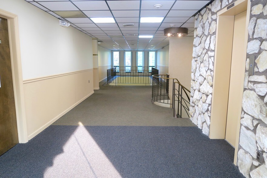 More Photos Of 74 Pascack Rd, Park Ridge Medical For Lease