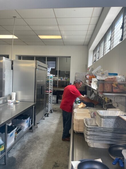 More Photos Of 73-5576 Kauhola St, Kailua Kona Warehouse For Lease