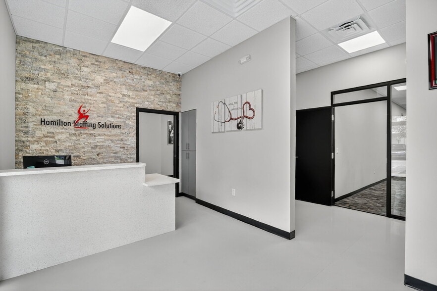 More Photos Of 881 Oakley Seaver Dr, Clermont Medical For Lease