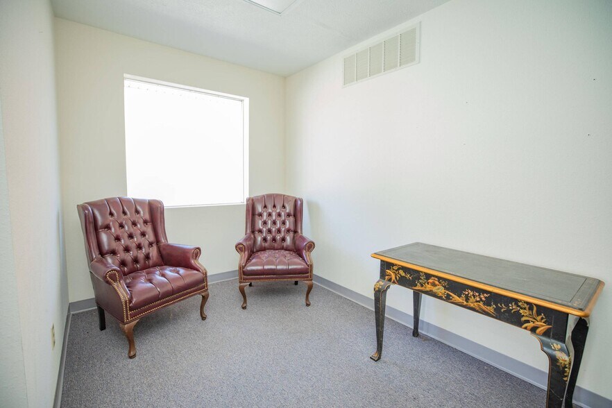 More Photos Of 104 E Tilden St, Humansville Bank For Sale