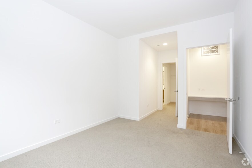 More Photos Of 558 W Webster Ave, Chicago Apartments For Lease