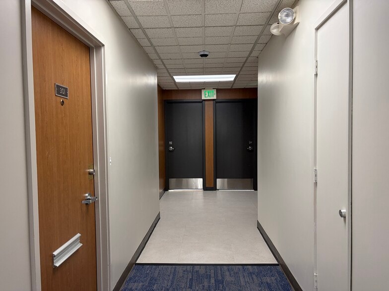 More Photos Of 400 30th St, Oakland Medical For Lease