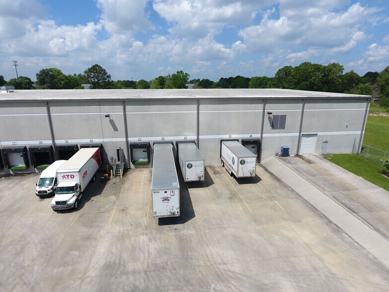 More Photos Of 17200 Manchac Park Ln, Baton Rouge Warehouse For Lease