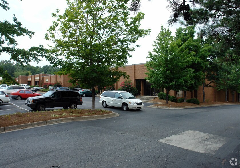 Primary Photo Of 3069 McCall Dr, Doraville Distribution For Lease