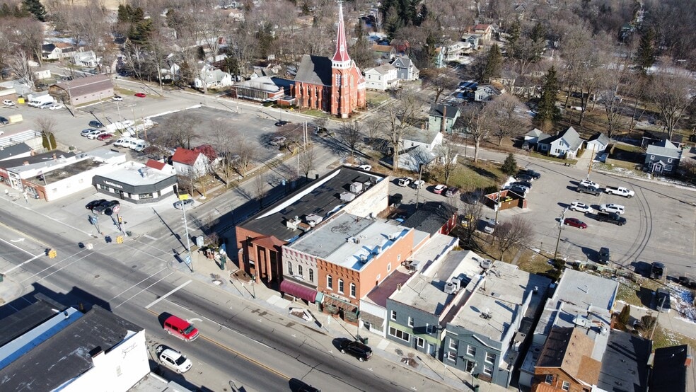 More Photos Of 107 S Main St, Almont Restaurant For Lease