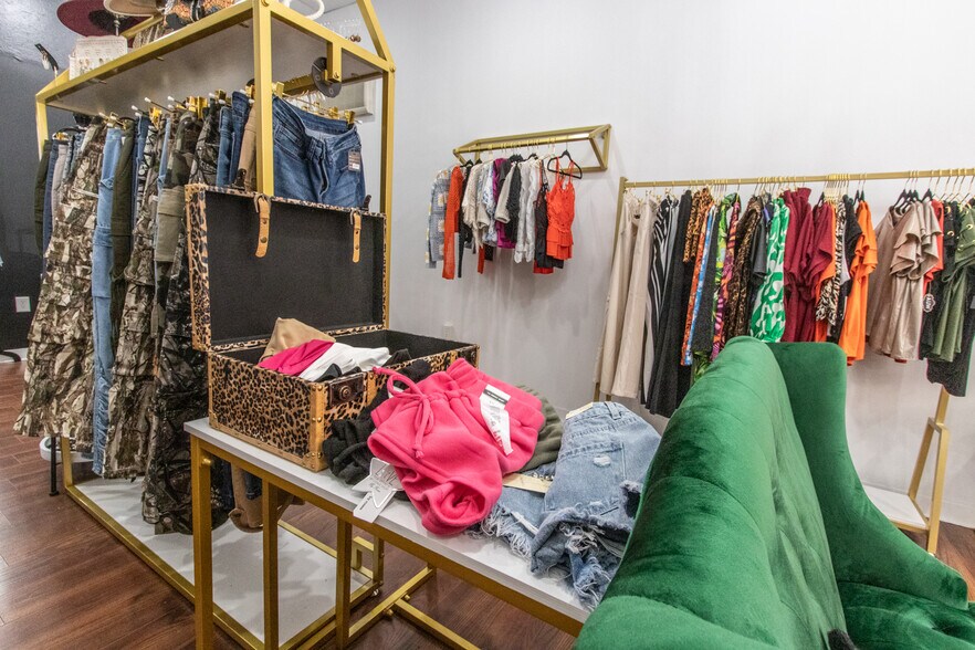 More Photos Of 208 N Main St, Blacksburg General Retail For Sale