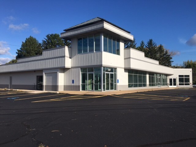 More Photos Of 2807 Lake Michigan Dr NW, Grand Rapids General Retail For Lease
