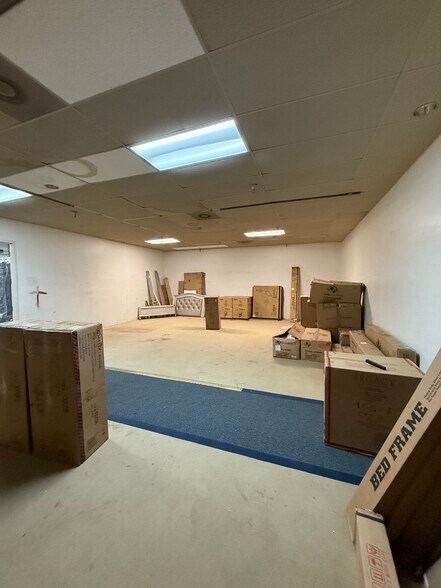 More Photos Of 3910 W Camp Wisdom Rd, Dallas Storefront For Sale