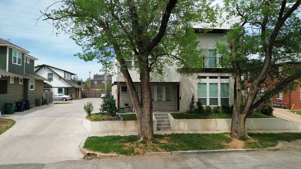 More Photos Of 1705 NW 11th St, Oklahoma City Apartments For Sale