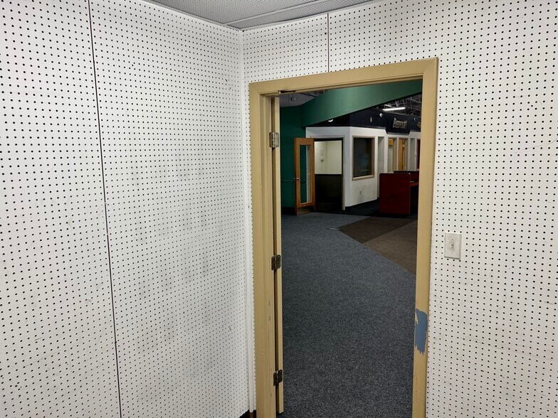 More Photos Of 2850 N Market St, Shreveport Freestanding For Sale