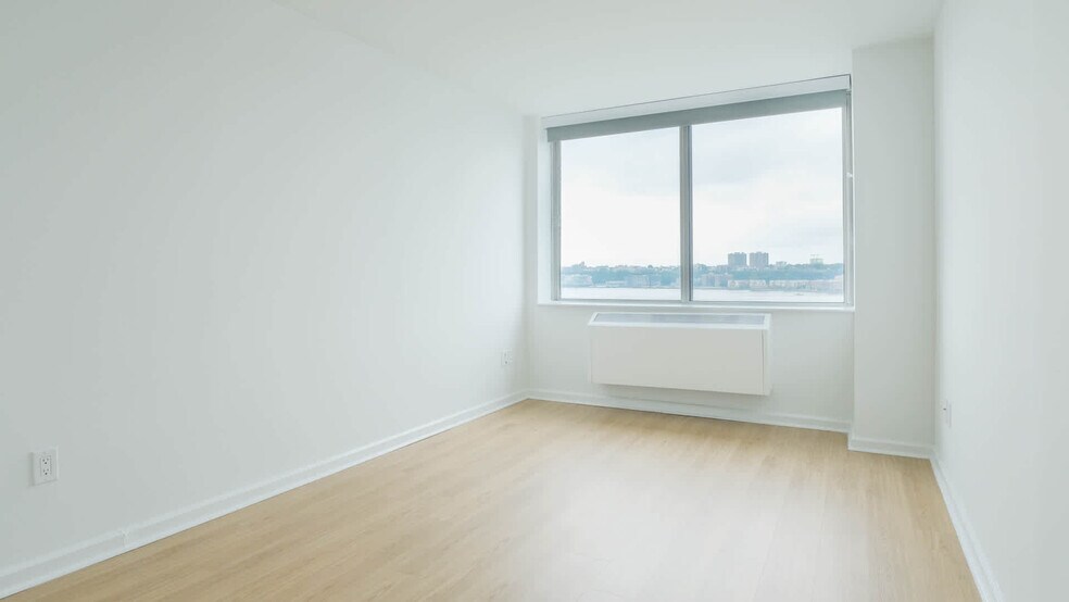 More Photos Of 180-194 Riverside Blvd, New York Apartments For Lease