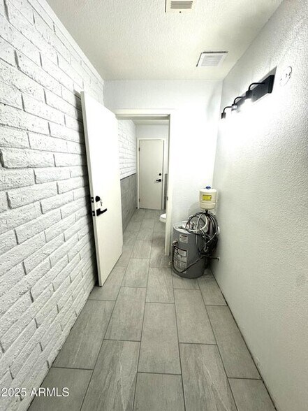 More Photos Of 600 E University Dr, Mesa Medical For Lease