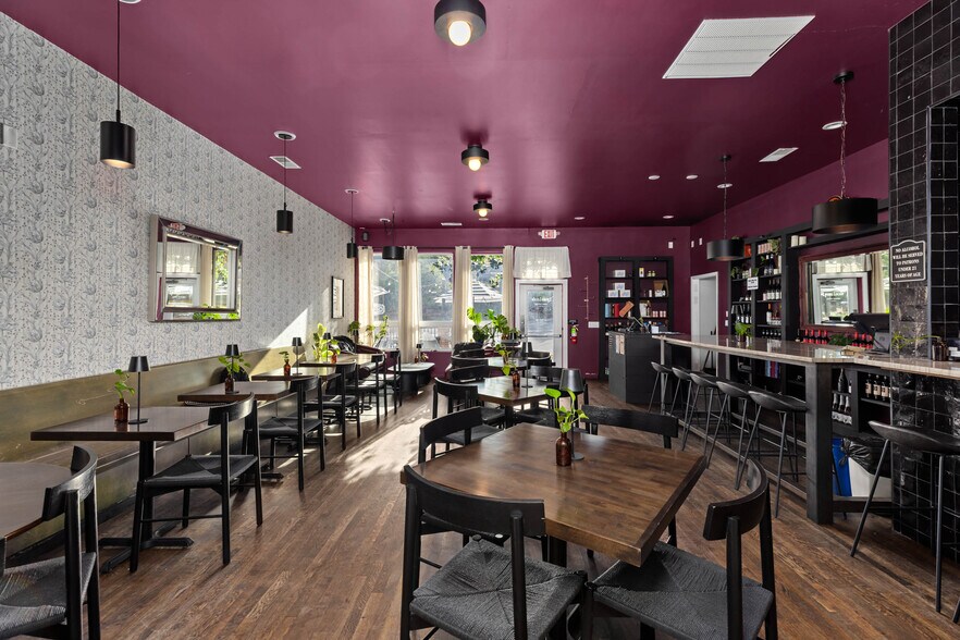 More Photos Of 442 High St, Lyons Restaurant For Sale