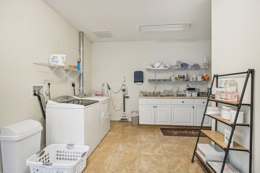 More Photos Of 1404 Del Prado Blvd S, Cape Coral Storefront Retail Office For Sale